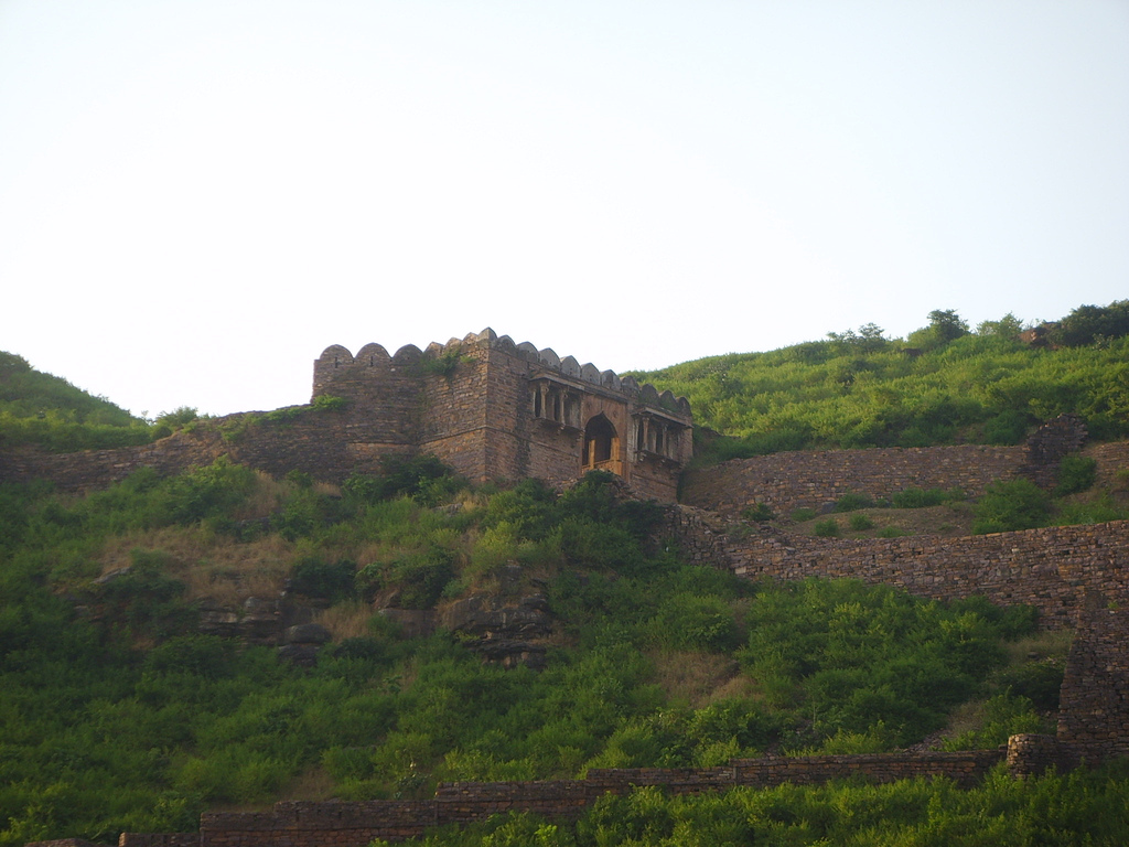 A tour to the historic fort of Raisen